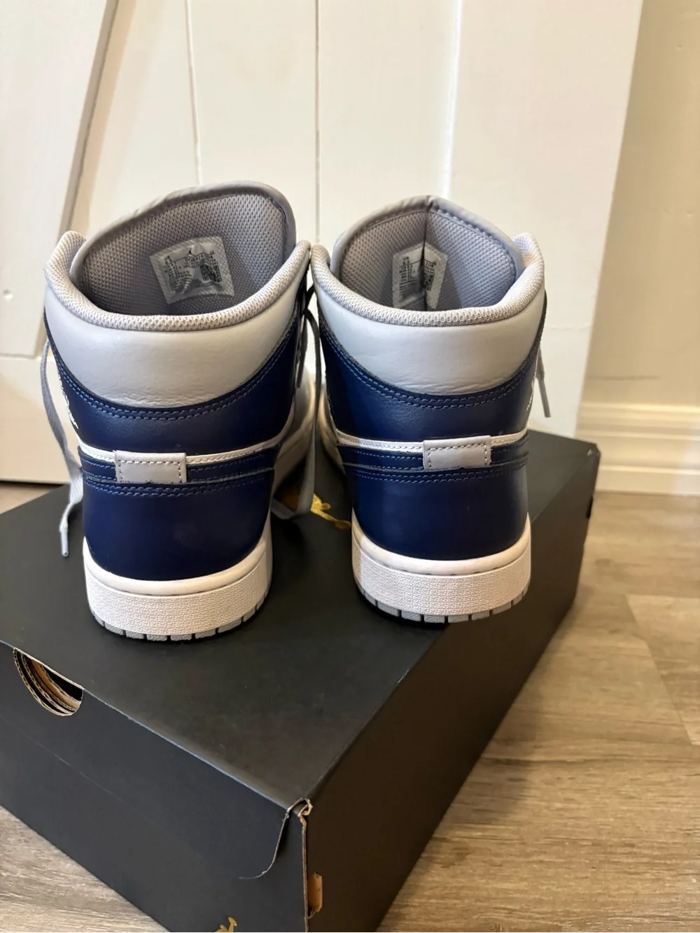 Air Jordan 1 Mid Sneakers - Light Gray Navy and White